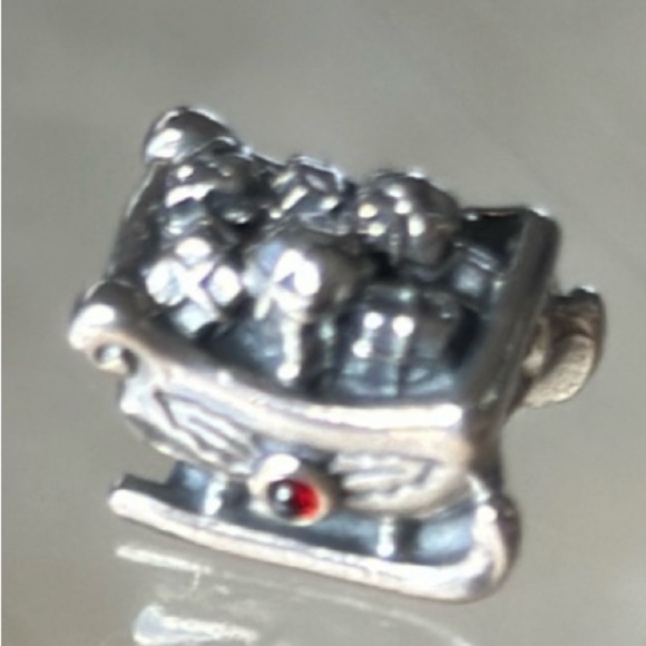 Pandora charm red crystal - Picture 1 of 3